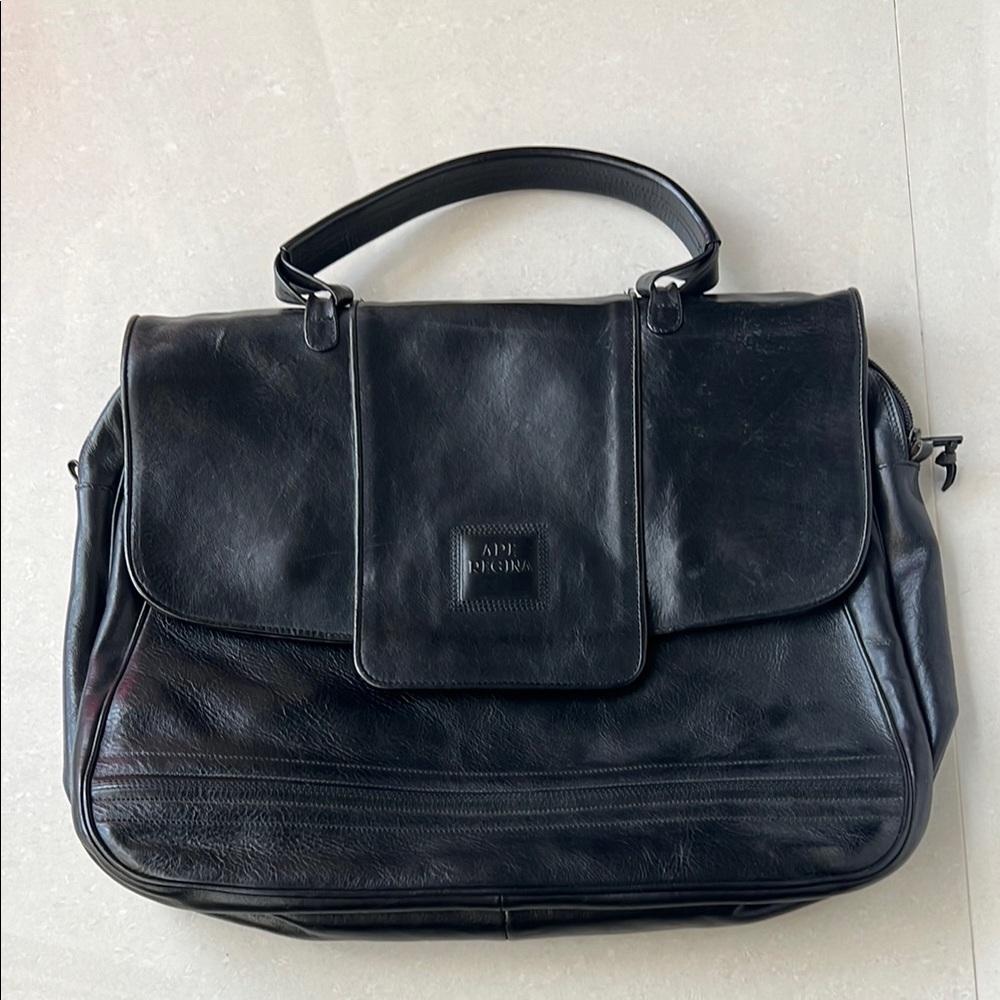 Ape Regina Black Leather Bag Mint